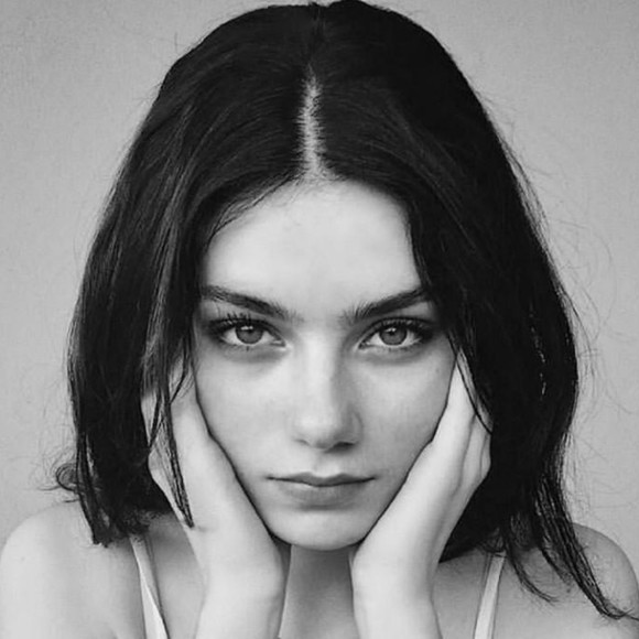 Profile Picture of Karl Olson (@kahlinjul) on Poshmark