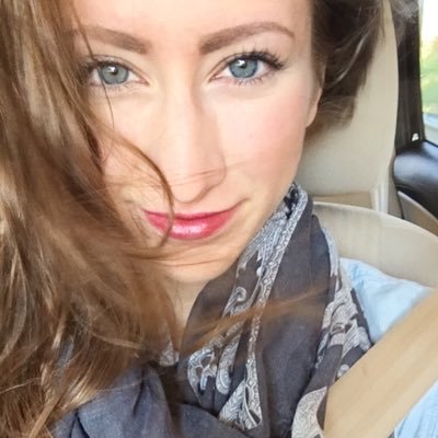 Profile Picture of Corinne Murphy (@lookitsacorinne) on Twitter