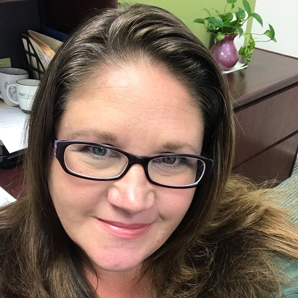 Profile Picture of Krystal Mellor (@krystalmellor) on Poshmark