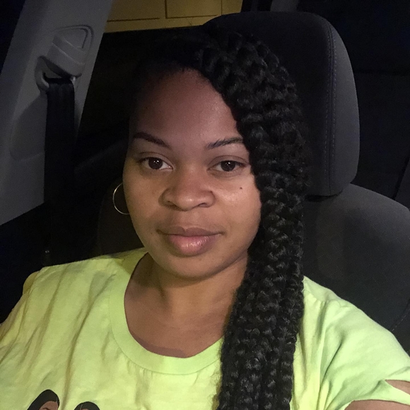 Profile Picture of Tiara Sharpe (@supermommy28) on Poshmark