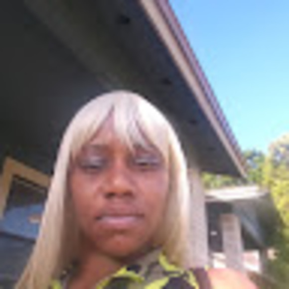 Poo Palms - Poshmark Profile Picture of Poo Palms (@palmspoo3) on Poshmark