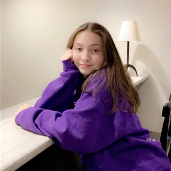 Profile Picture of Sydney Moroney (@sydmoroney_) on Poshmark