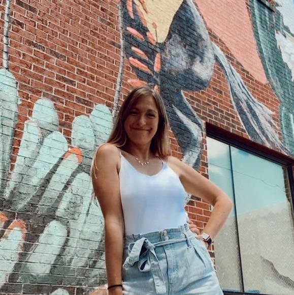 Profile Picture of Breanna Loberger (@breannaloberger) on Poshmark