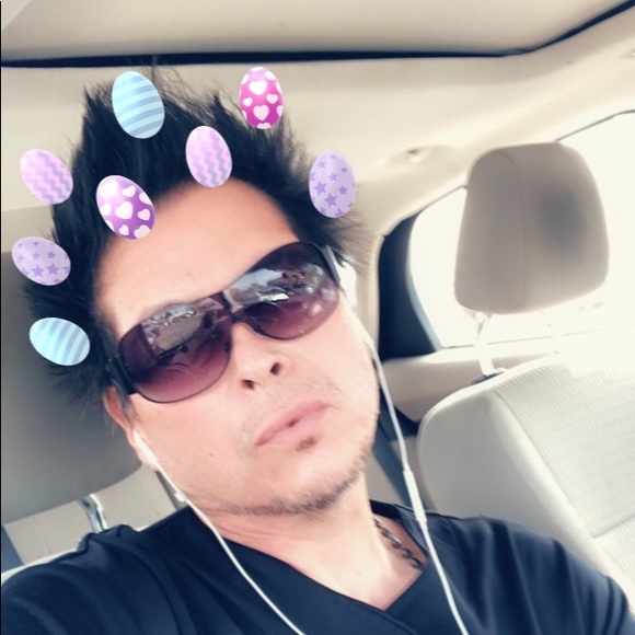Profile Picture of Michael Nevarez (@nevarezmw) on Poshmark