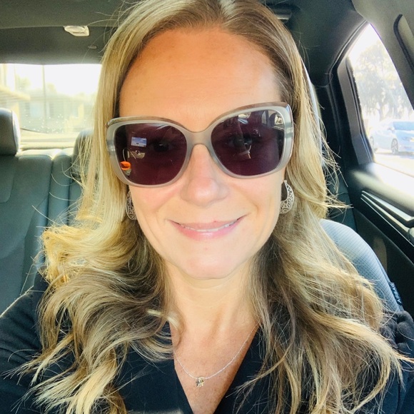 Profile Picture of Jill Poffenbaugh (@jpoffenbaugh) on Poshmark