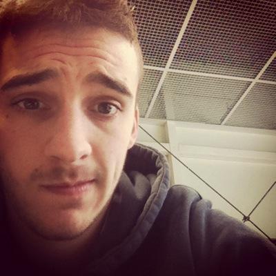 Profile Picture of Jon' #13 (@BedosJonathan) on Twitter