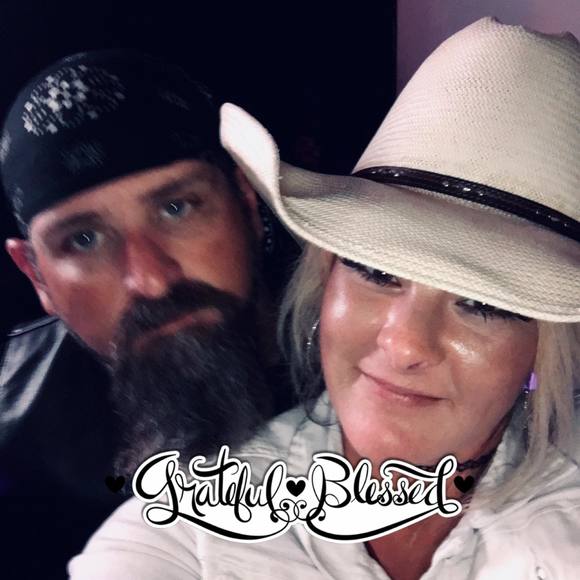 Profile Picture of Bobbie Dyar (@bobbieray16) on Poshmark