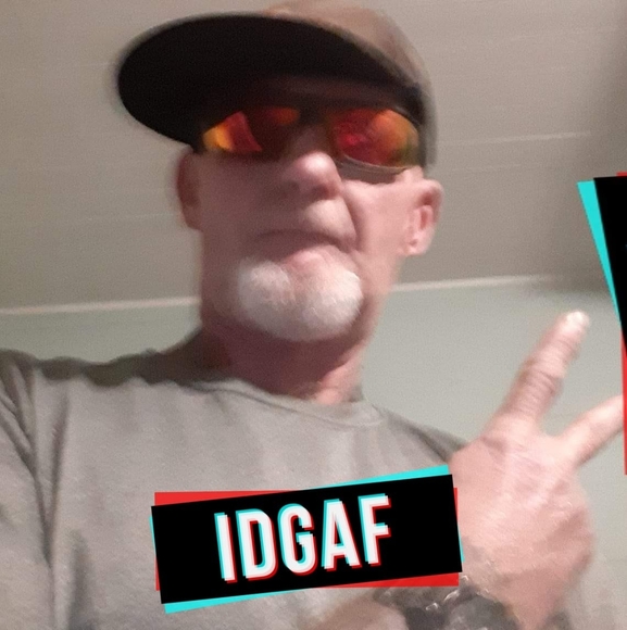 Profile Picture of Todd Roach (@roach6427) on Poshmark