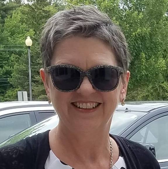 Profile Picture of Debbie Trawick (@dtrawickrn) on Poshmark