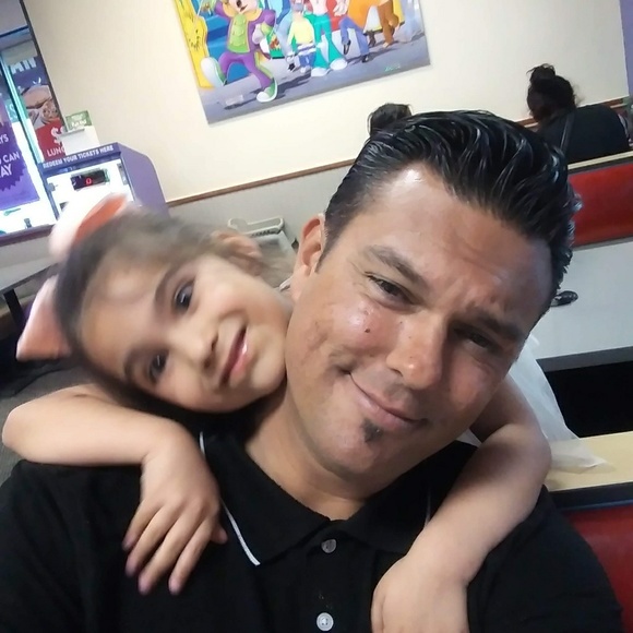 Profile Picture of Aaron Pruett (@aaron_pruett) on Poshmark