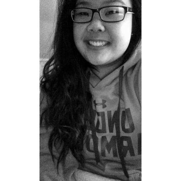 Profile Picture of Anna Herchenroder (@aherchenroder12) on Poshmark