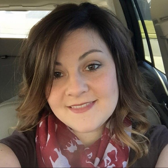 Profile Picture of Kenna Bundy (@krbundy) on Poshmark