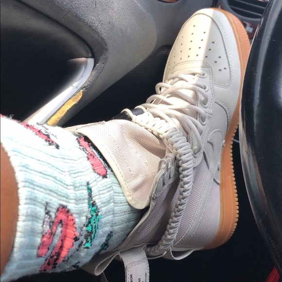 Profile Picture of Therealfitsam Deveaux (@fitsam) on Poshmark