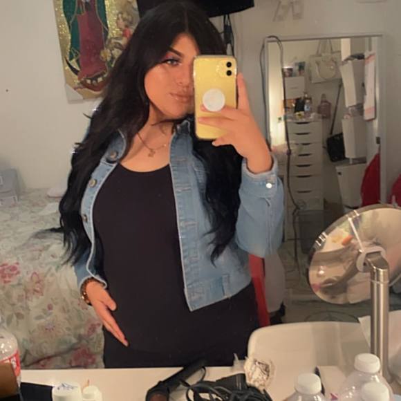 Profile Picture of Ruby Segura (@rubysegura214) on Poshmark