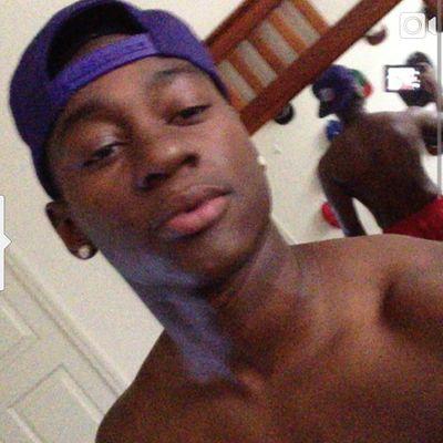 Profile Picture of Robert DeCosey JR. (@cosey_de) on Twitter