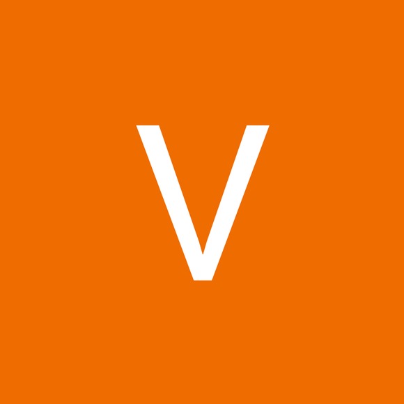 Profile Picture of Victoria Brenizer (@brenizerv) on Poshmark