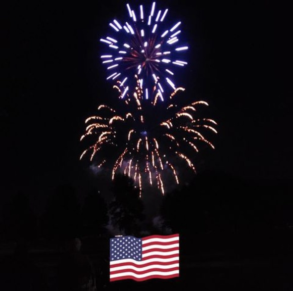 Eileen Tolzmann - Poshmark Profile Picture of Eileen Tolzmann (@eileentolzmann) on Poshmark