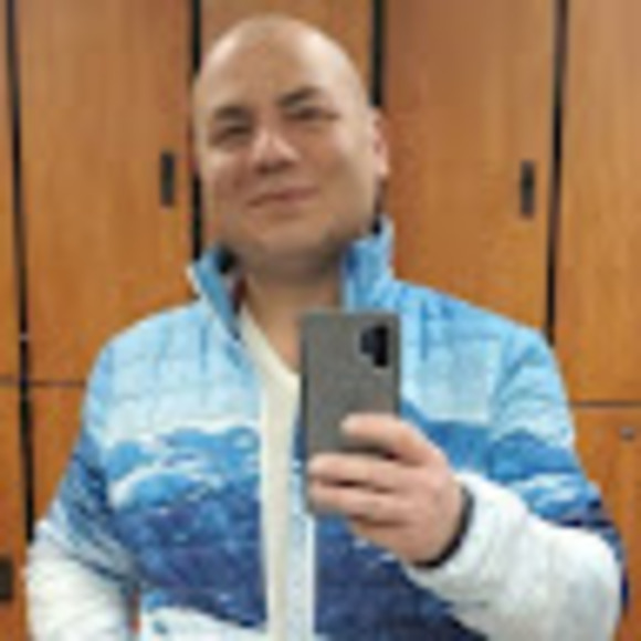 Profile Picture of Alper Yildirim (@alpsrugs) on Poshmark