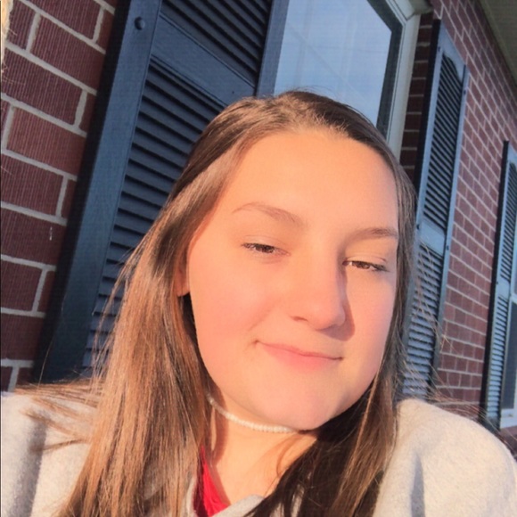 Profile Picture of Pearl Bilbrey (@pearlbilbrey) on Poshmark