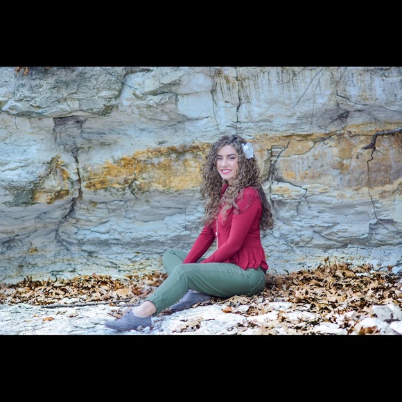 Profile Picture of Marlie Arnell (@marnell24) on Poshmark