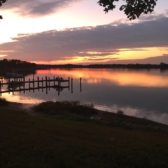 Profile Picture of Amanda Milash (@amandaqa02) on Poshmark