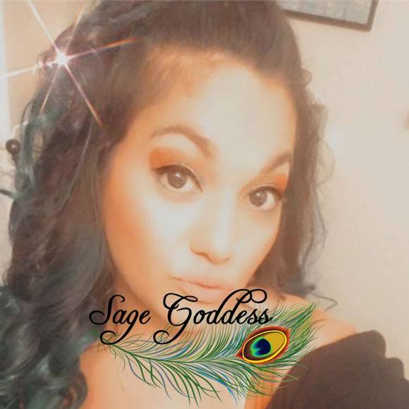 Profile Picture of Alicia Salazar (@leecie6) on Poshmark