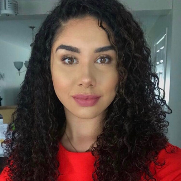 Jess Miles - Poshmark Profile Picture of Jess Miles (@jessmiles16) on Poshmark