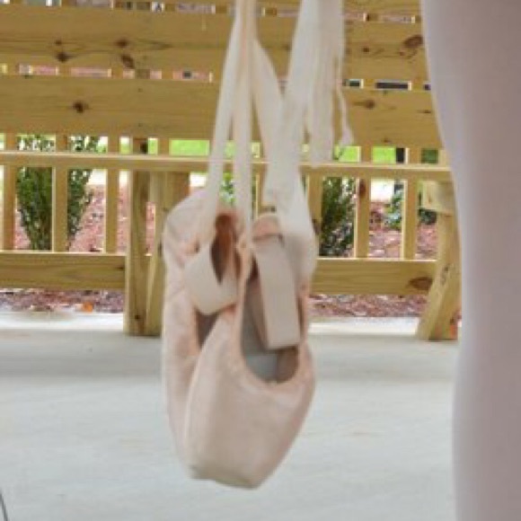 Profile Picture of Ava Weinreb (@ava_w333) on Poshmark