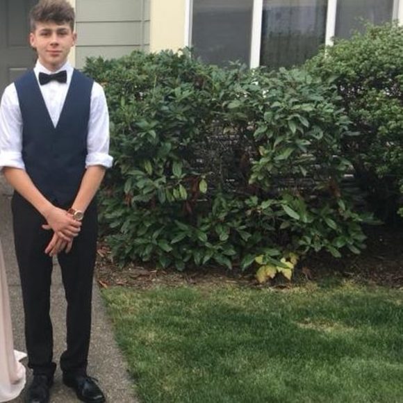 Profile Picture of Joshua Lile (@lilejos) on Poshmark