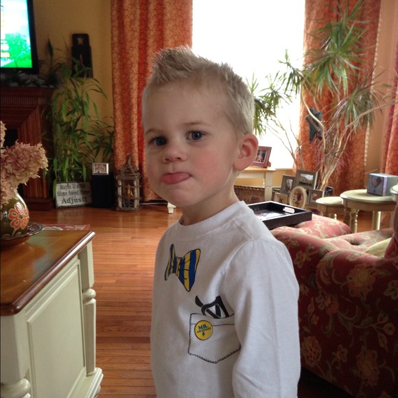 Profile Picture of Jenn Fischler (@jenn0109) on Poshmark