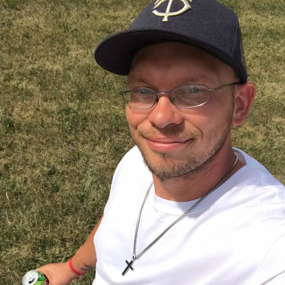 Profile Picture of Tyler Lorenz (@tlorenz8988) on Poshmark