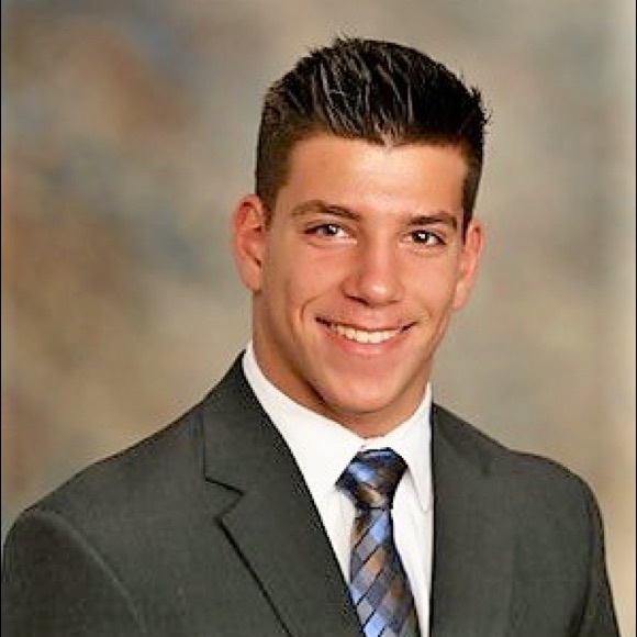 Profile Picture of Matthew Krames (@matthewkrames) on Poshmark