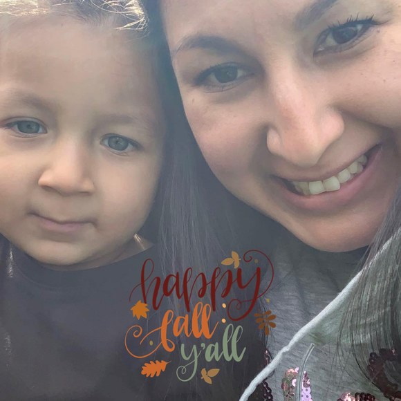 Profile Picture of Lisa Ballesteros (@lisamlopez89) on Poshmark