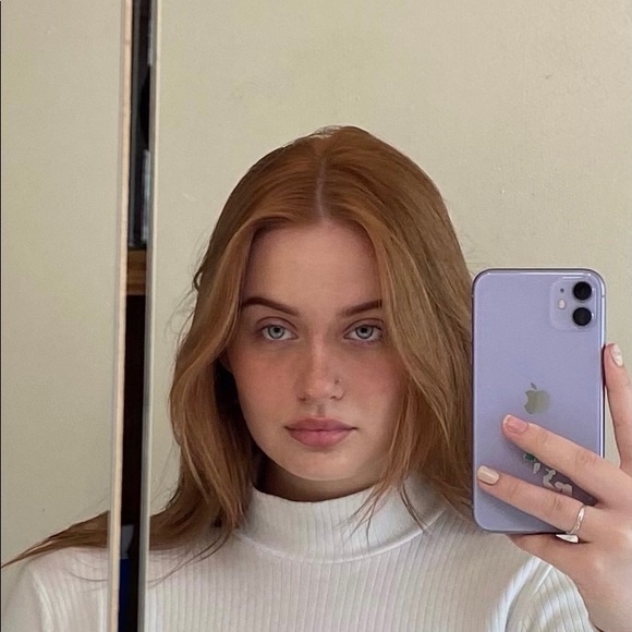 Profile Picture of Mage Walker (@magerw) on Poshmark