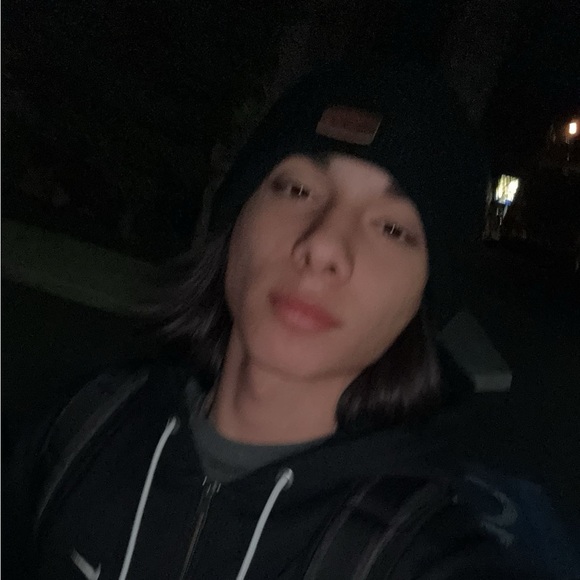 Profile Picture of Alijah Saloom (@alijahsaloom4) on Poshmark