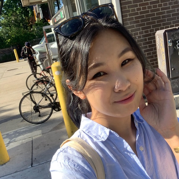Profile Picture of Alice Ching (@obsessedwshoes) on Poshmark