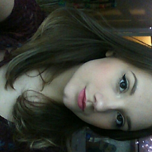 Profile Picture of Hailey Moody (@ukuhailey) on Poshmark