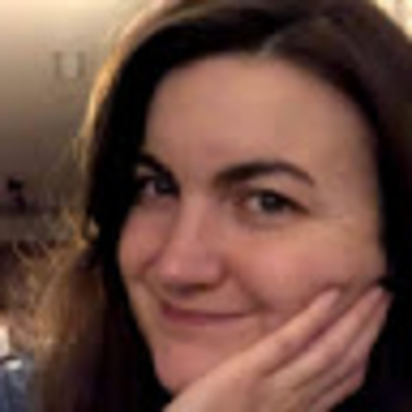 Profile Picture of Tori Neal (@vneal9) on Poshmark
