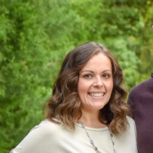 Profile Picture of Deanna Tevis (@dtevis) on Poshmark