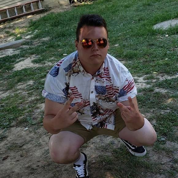 Profile Picture of Chris Heidlage (@chrissupremegod) on Poshmark