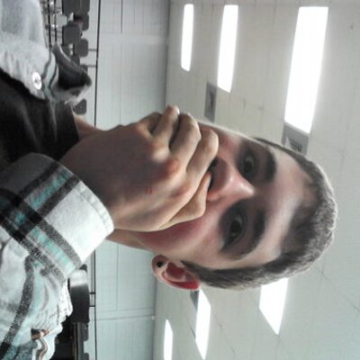 Profile Picture of James Nevitt (@fuzzhead96) on Twitter