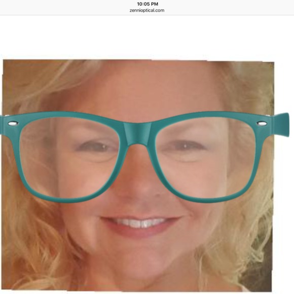 Profile Picture of Cori Getzelman (@corinngetz) on Poshmark