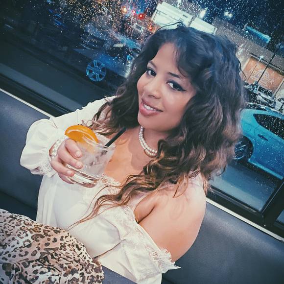 Profile Picture of Jasmine Preston (@jasmineprest420) on Poshmark