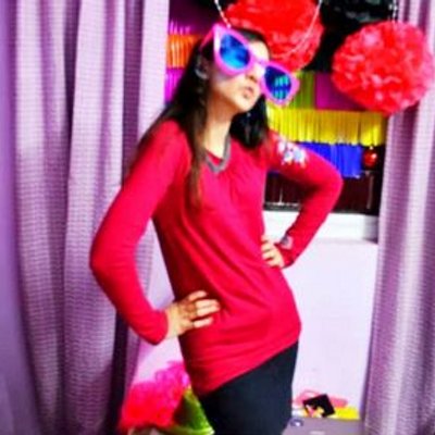 Profile Picture of Natasha Bahugunaon Twitter