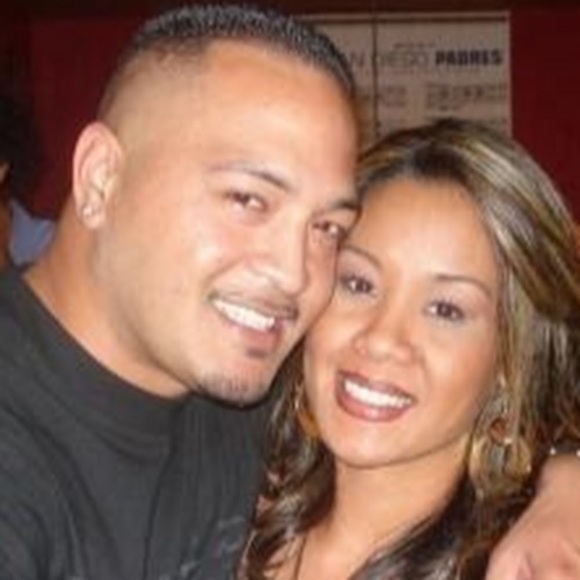 Profile Picture of Amnon Fesili (@amnonfesili) on Poshmark