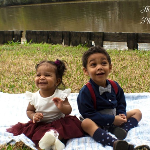 Profile Picture of Detral Hall (@ahallinc) on Poshmark