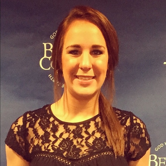 Profile Picture of Erika Holbert (@efhcheer) on Poshmark