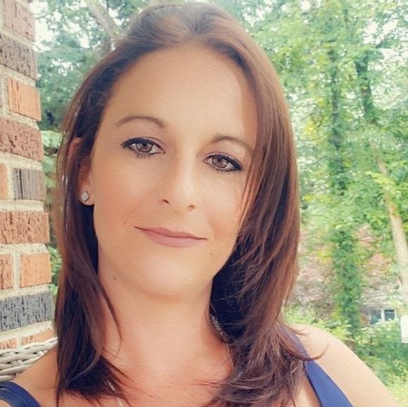 Profile Picture of Kristen Husser (@addison1169) on Poshmark