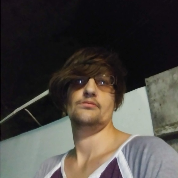 Profile Picture of Dustin Patrum (@murtap) on Poshmark