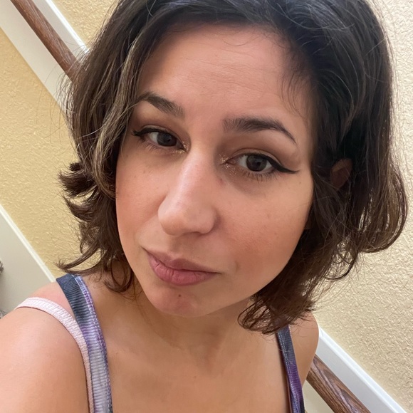 Profile Picture of Luciana Stansel (@catnip43525) on Poshmark